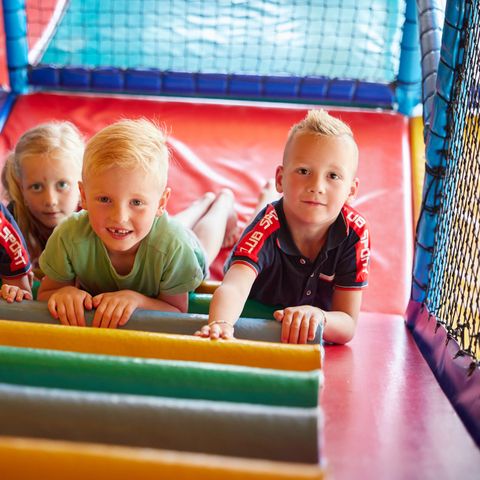 BUNGALOW 5 personnes - Caravane de tourisme