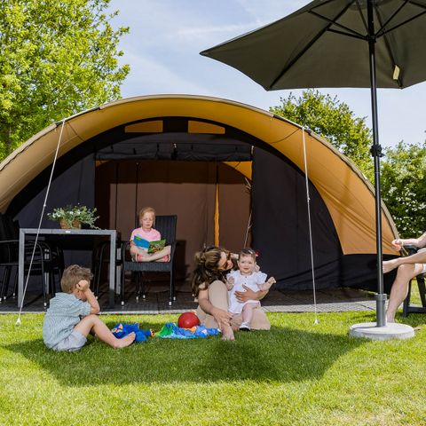 TENTE 6 personnes - Tente tunnel De Waard avec sanitaires privés