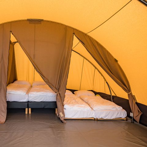 TENTE 6 personnes - Tente tunnel De Waard avec sanitaires privés