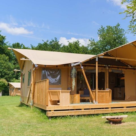 Tente en toile et en bois 7 personnes - La Gran Vida Hot tub
