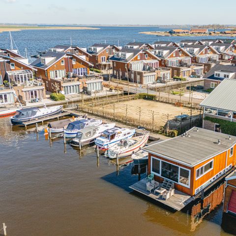 HÉBERGEMENT INSOLITE 6 personnes - Bateau-logement De Woude