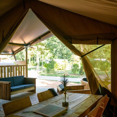 TENTE TOILE ET BOIS 6 personnes - y compris les installations sanitaires
