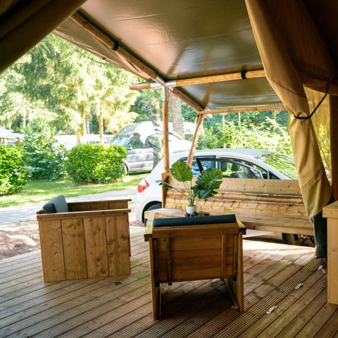 TENTE TOILE ET BOIS 6 personnes - y compris les installations sanitaires
