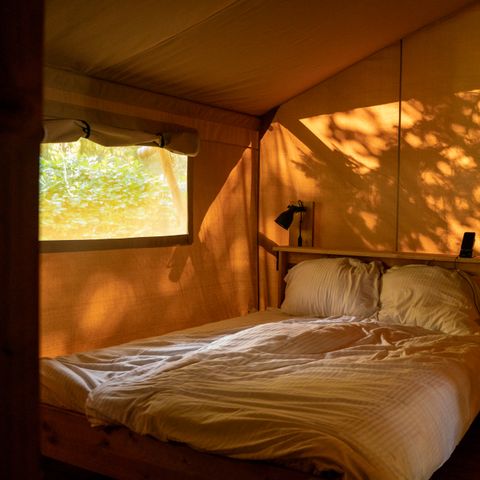 Tente en toile et en bois 6 personnes - y compris les installations sanitaires