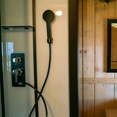 Tente en toile et en bois 6 personnes - y compris les installations sanitaires