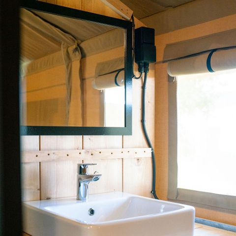 Tente en toile et en bois 6 personnes - y compris les installations sanitaires