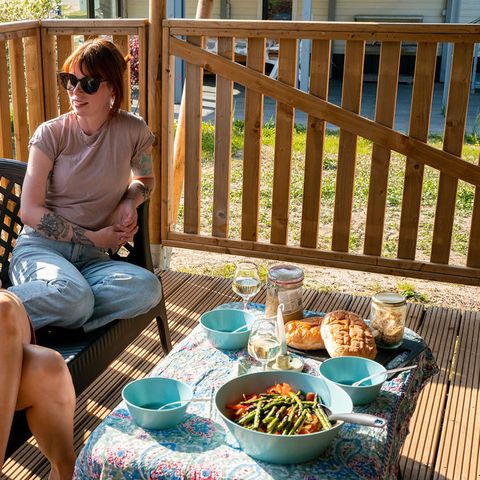 TENTE TOILE ET BOIS 6 personnes - y compris les installations sanitaires