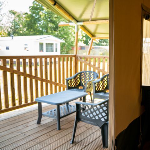 TENTE TOILE ET BOIS 4 personnes - y compris les installations sanitaires