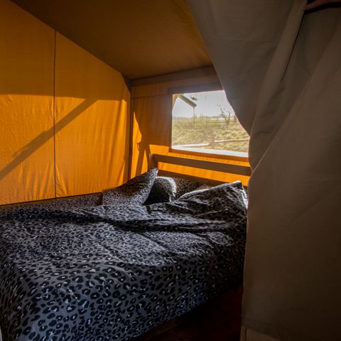 TENTE TOILE ET BOIS 4 personnes - y compris les toilettes