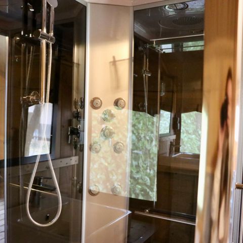 TENTE TOILE ET BOIS 5 personnes - y compris les installations sanitaires