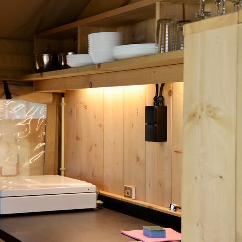 Tente en toile et en bois 5 personnes - y compris les installations sanitaires