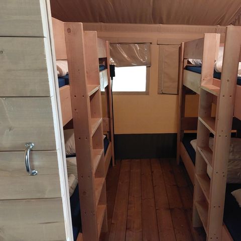 Tente en toile et en bois 6 personnes - y compris les installations sanitaires