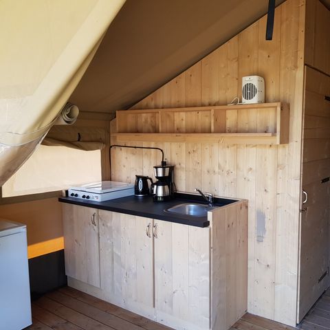 Tente en toile et en bois 4 personnes - y compris les installations sanitaires