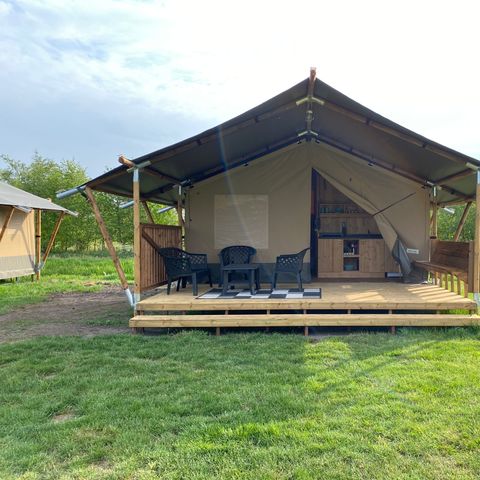 Tente en toile et en bois 4 personnes - y compris les installations sanitaires
