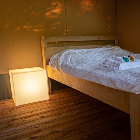 TENTE TOILE ET BOIS 6 personnes