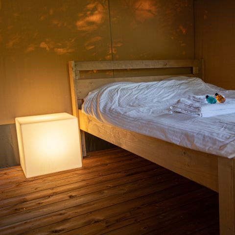 TENTE TOILE ET BOIS 6 personnes