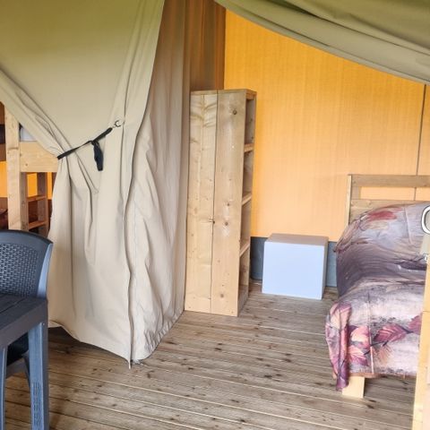 TENTE TOILE ET BOIS 6 personnes - y compris les toilettes