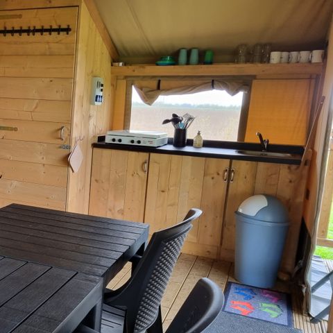 TENTE TOILE ET BOIS 6 personnes - y compris les toilettes