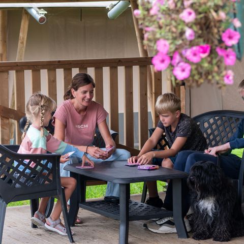 TENTE TOILE ET BOIS 6 personnes - y compris les toilettes
