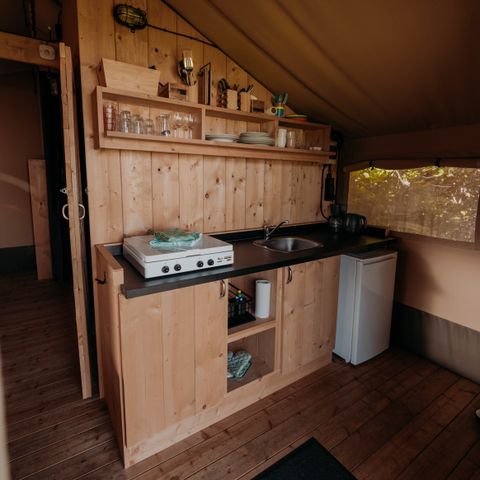 TENTE TOILE ET BOIS 4 personnes - y compris les installations sanitaires