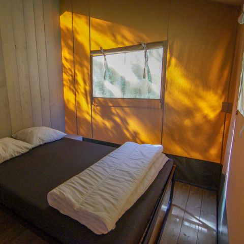 TENTE TOILE ET BOIS 4 personnes