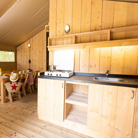 TENTE TOILE ET BOIS 5 personnes - y compris les installations sanitaires