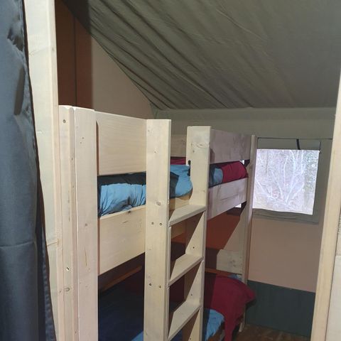 TENTE TOILE ET BOIS 4 personnes - y compris les installations sanitaires