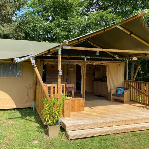 TENTE TOILE ET BOIS 6 personnes - y compris les installations sanitaires