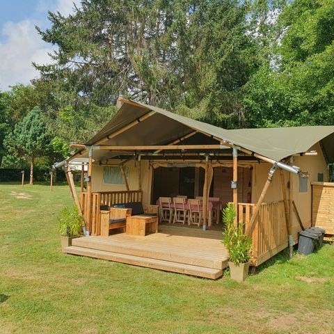 TENTE TOILE ET BOIS 6 personnes - y compris les installations sanitaires