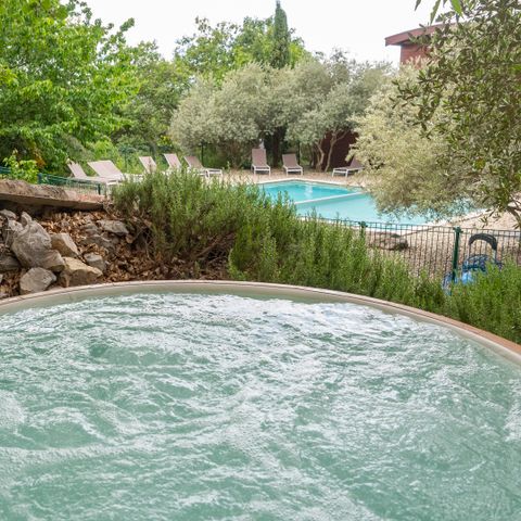 LODGE 5 personnes - Roulotte ( Séjour Premium ) climatisée/ tout inclus version luxe avec Spa privatif / 2 pers inclus