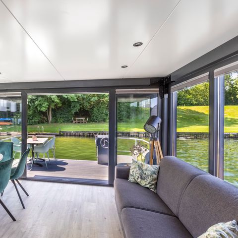 Lodge 6 personnes - Péniche avec terrasse sur le toit
