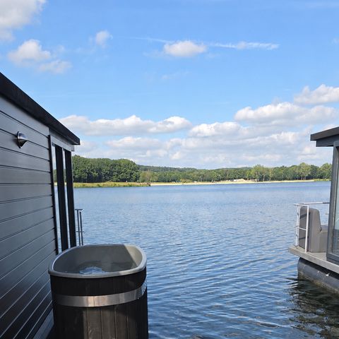 LODGE 6 personnes - Péniche avec jacuzzi double
