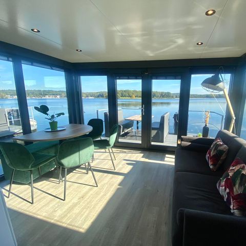 LODGE 6 personnes - Péniche au bord de l'eau