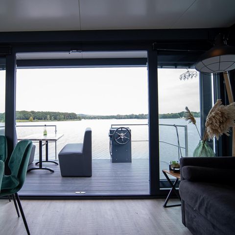 LODGE 6 personnes - Péniche au bord de l'eau