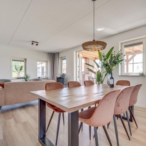 VILLA 6 personnes - Villa au bord de l'eau avec bain à remous