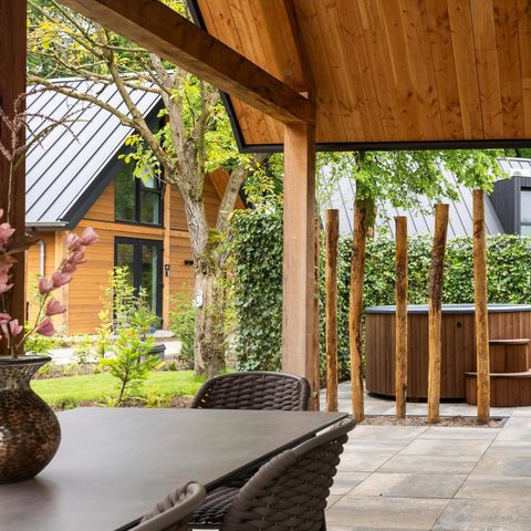 VILLA 6 personnes - Villa forestière avec bain à remous et sauna