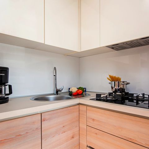 Mobilhome 6 personnes - Comfort XL | 2 Ch. | 4/6 Pers. | Terrasse surélevée | 2 SDB | Clim. | TV