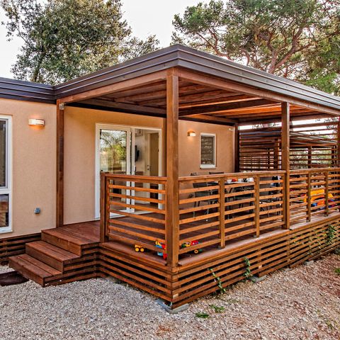 Mobilhome 6 personnes - Comfort XL | 3 Ch. | 6 Pers. | Terrasse surélevée | 2 SDB | Clim. | TV