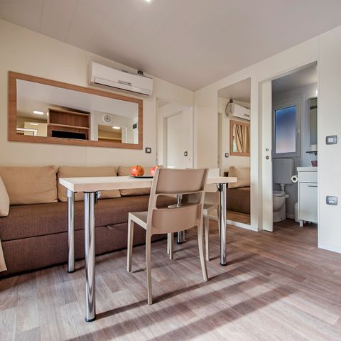 Mobilhome 4 personnes - Comfort XL | 2 Ch. | 4 Pers. | Terrasse surélevée | 2 SDB | Clim. | TV