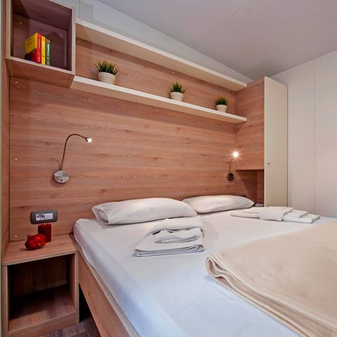 Mobilhome 6 personnes - Mobil-home | Comfort | 2 Ch. | 4/6 Pers. | Terrasse surélevée | 2 SDB | Clim. | TV